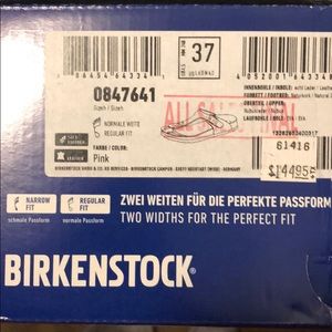 Women’s pink Birkenstock Gizeh sandals